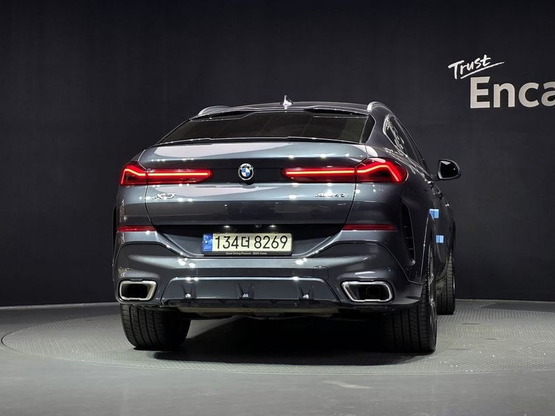 2022 BMW X6 xDrive40i M Sport photo 4