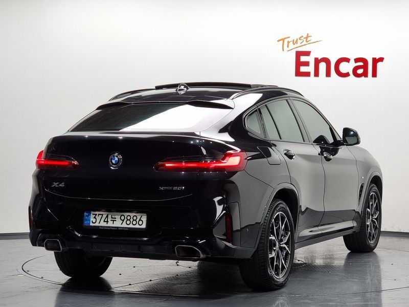 2022 BMW X4 xDrive20i M Sport photo 2