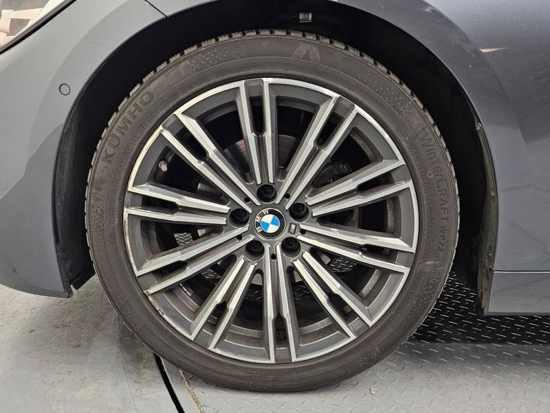 2021 BMW 3 Series 320i M Sport photo 5