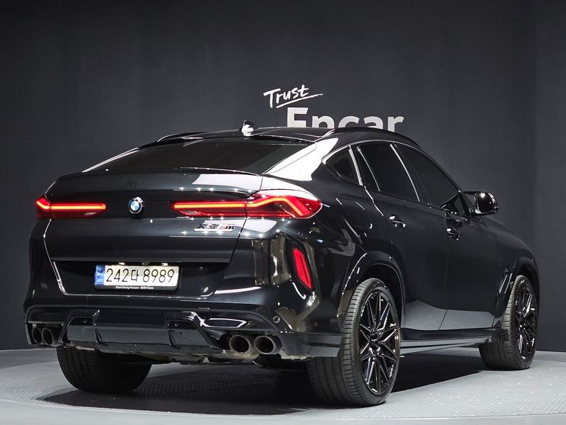 2021 BMW X6 4.4 Competition photo 2