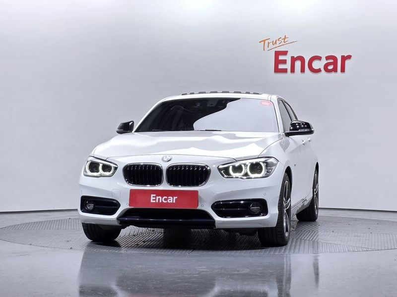 2017 BMW 1 Series 118d Sport 5Door photo 3