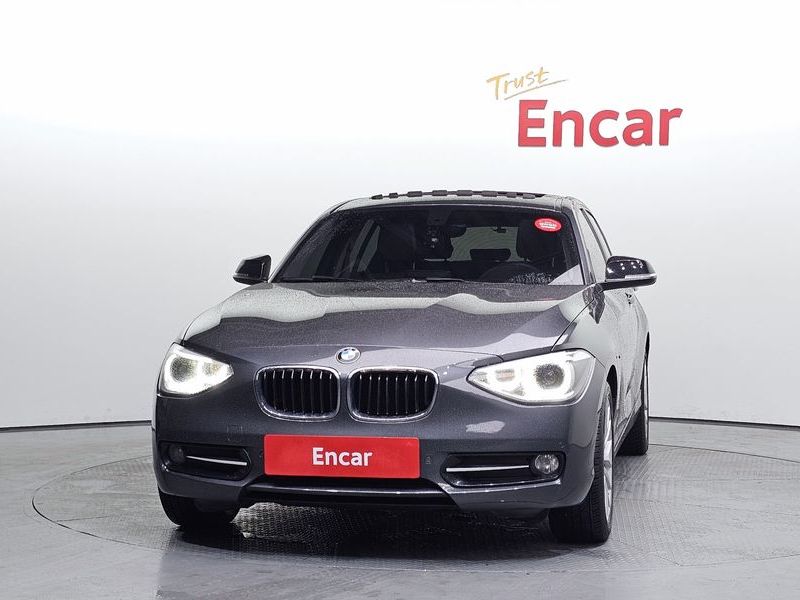 2015 BMW 1 Series 118d Sport 5Door photo 3