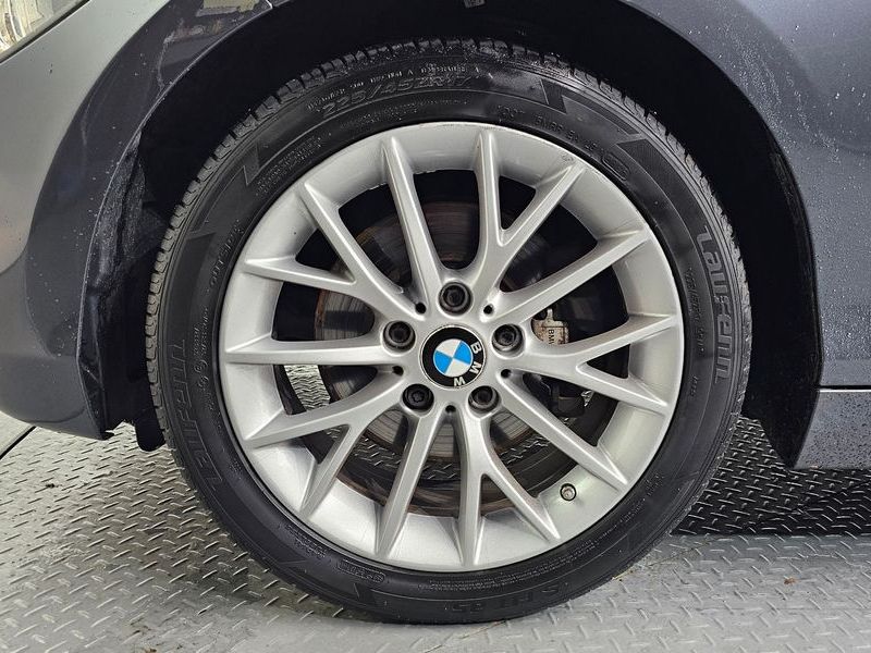 2015 BMW 1 Series 118d Sport 5Door photo 5