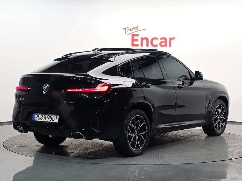 2022 BMW X4 xDrive20i M Sport photo 2