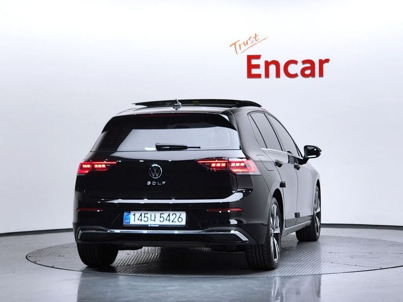 2025 Volkswagen Golf 2.0 TDI Prestige photo 4