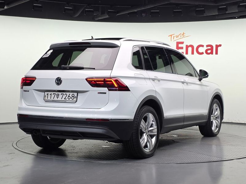 2020 Volkswagen Tiguan 2.0 TDI 4Motion Prestige photo 2