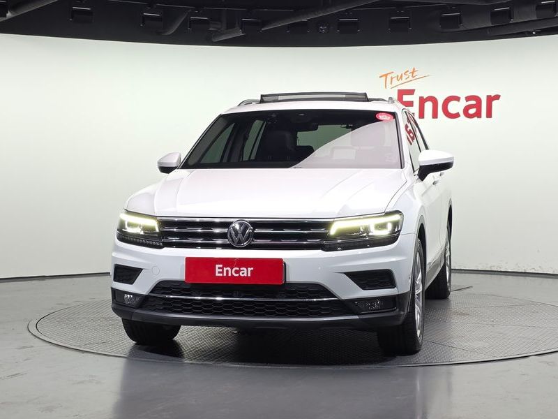 2020 Volkswagen Tiguan 2.0 TDI 4Motion Prestige photo 3
