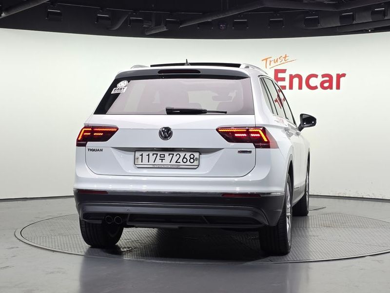 2020 Volkswagen Tiguan 2.0 TDI 4Motion Prestige photo 4