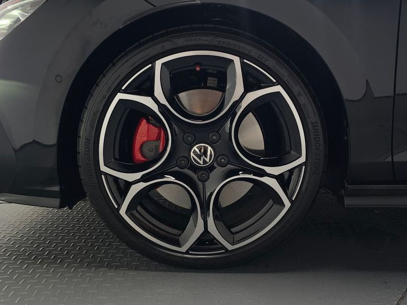 2026 Volkswagen Golf 2.0 GTI photo 5