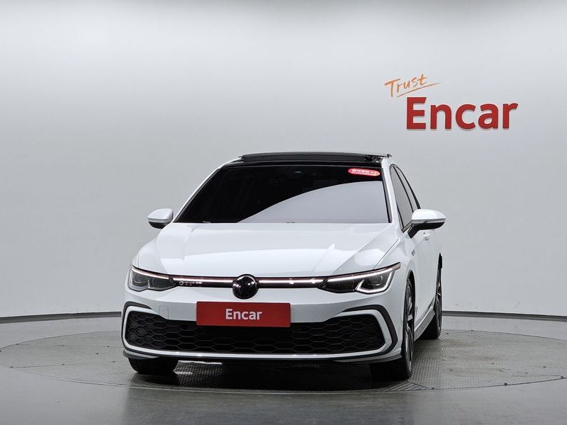 2024 Volkswagen Golf 2.0 GTI photo 3