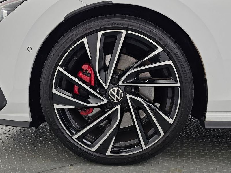 2024 Volkswagen Golf 2.0 GTI photo 5