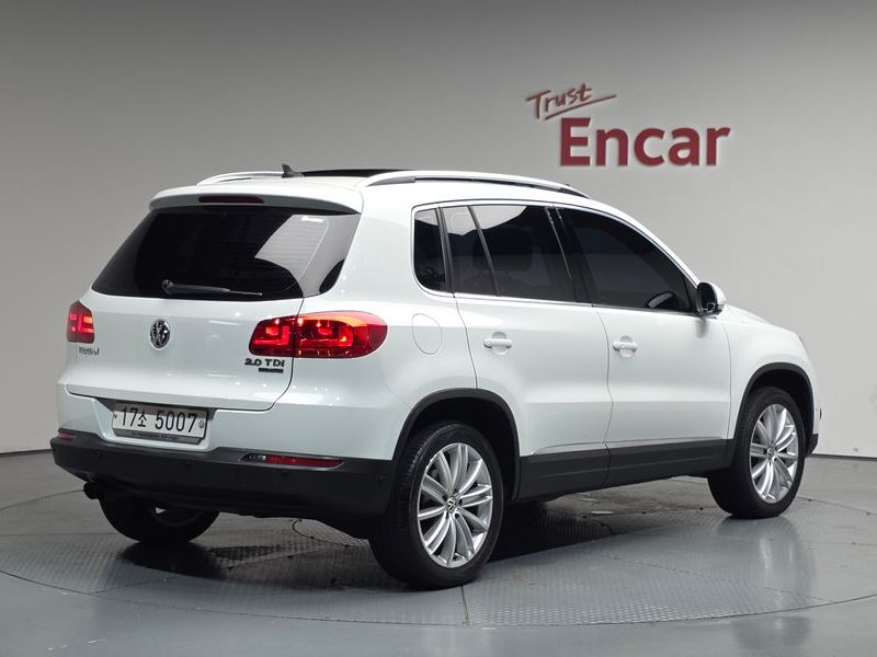 2014 Volkswagen Tiguan 2.0 TDI Premium 5N photo 2
