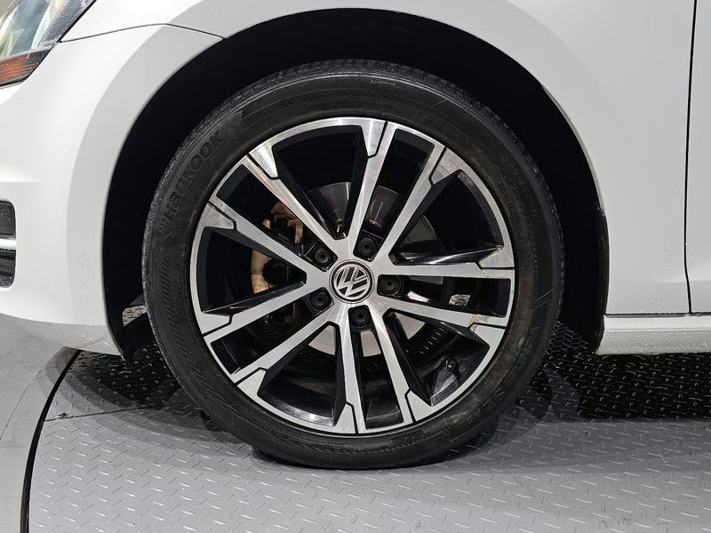 2016 Volkswagen Golf 2.0 TDI Premium photo 5