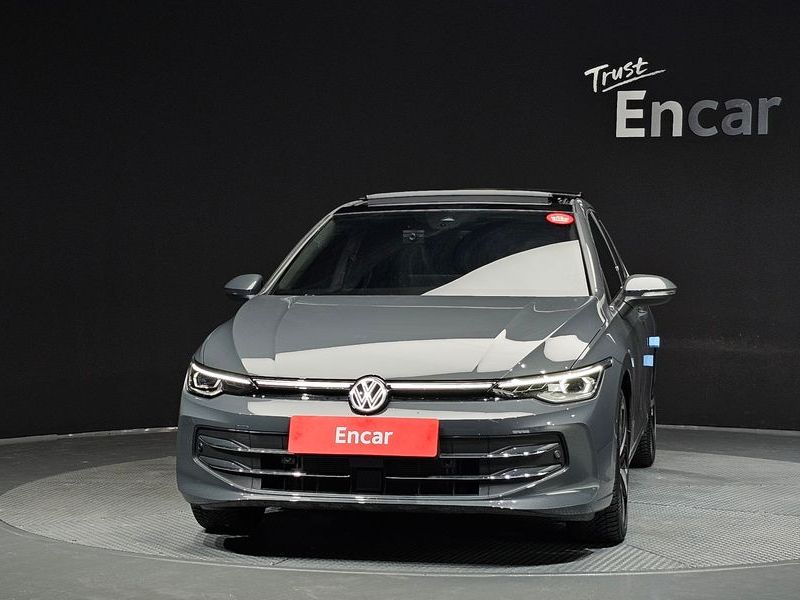 2025 Volkswagen Golf 2.0 TDI Prestige photo 3