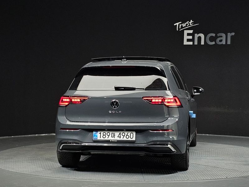 2025 Volkswagen Golf 2.0 TDI Prestige photo 4