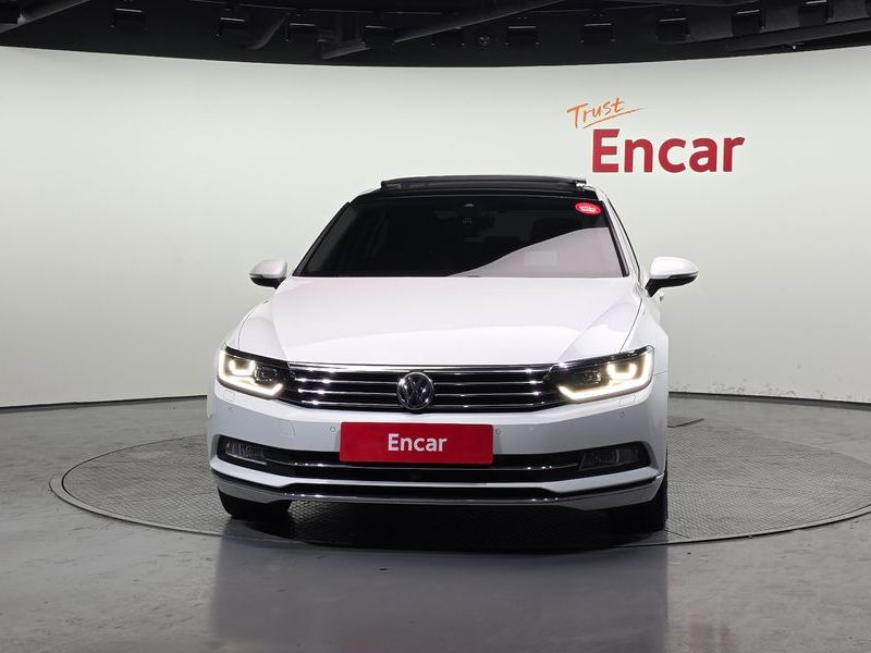 2018 Volkswagen Passat 2.0 TDI Prestige photo 3