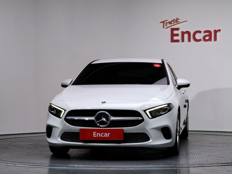 2020 Mercedes-Benz A-Class A220 Hatchback photo 3