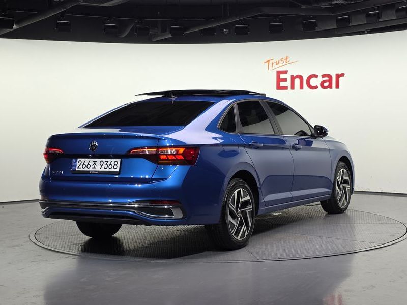 2024 Volkswagen Jetta 1.5 TSI Prestige photo 2