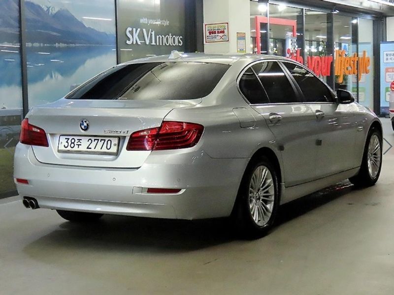 2014 BMW 5 Series 520d photo 4