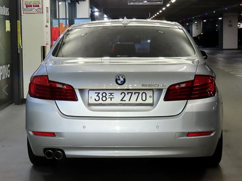 2014 BMW 5 Series 520d photo 5