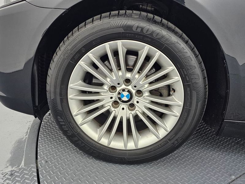 2014 BMW 5 Series 520d xDrive photo 5