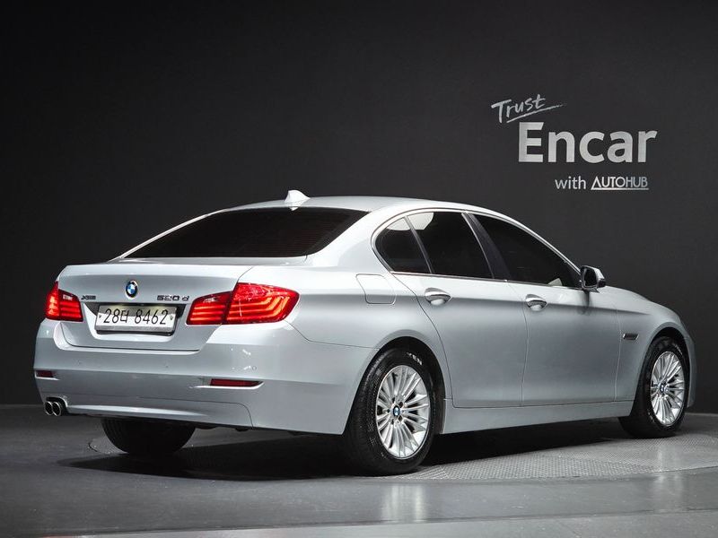 2014 BMW 5 Series 520d xDrive photo 2