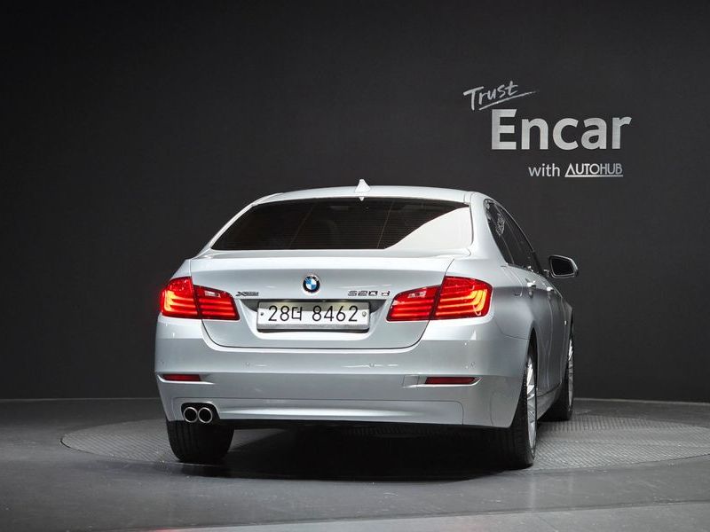 2014 BMW 5 Series 520d xDrive photo 4
