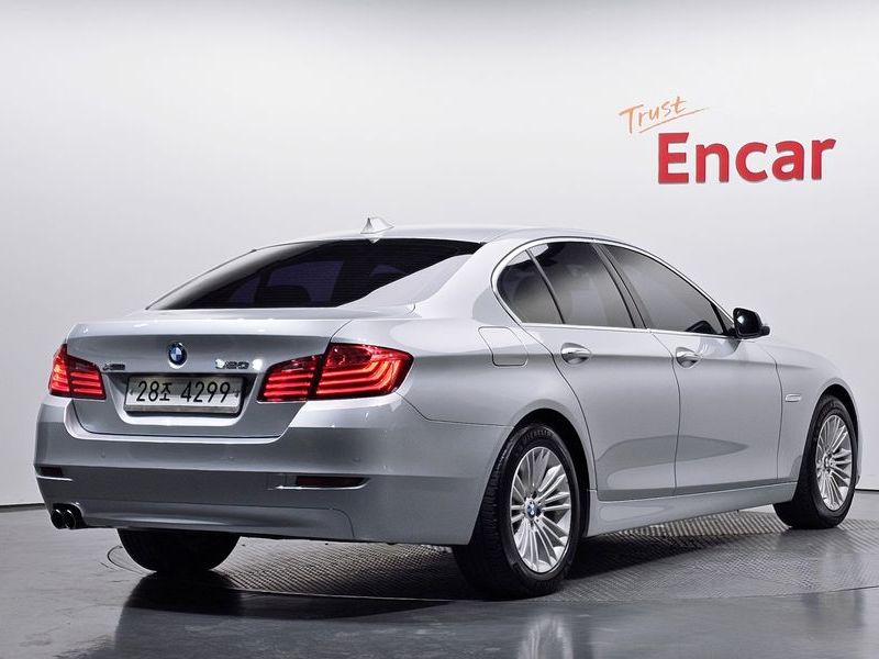 2014 BMW 5 Series 520d xDrive photo 2