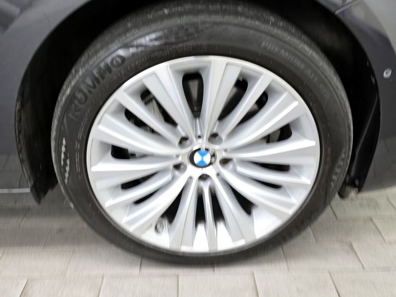2015 BMW 5 Series GT 30d xDrive photo 5