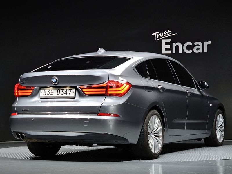 2014 BMW 5 Series GT 30d xDrive photo 2