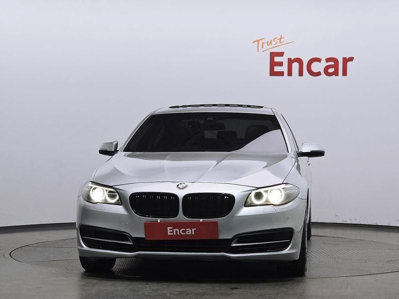 2014 BMW 5 Series 520d photo 3
