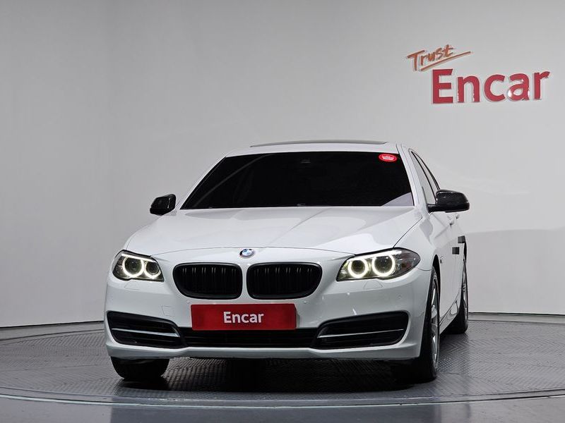 2014 BMW 5 Series 520d photo 3