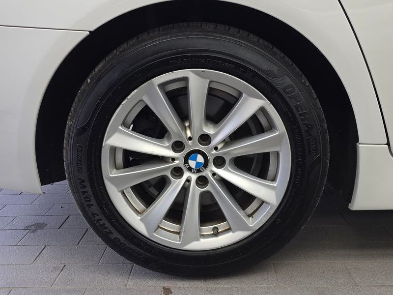 2014 BMW 5 Series 520d photo 5