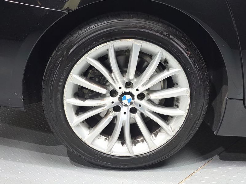 2014 BMW 5 Series 520d Luxury photo 5