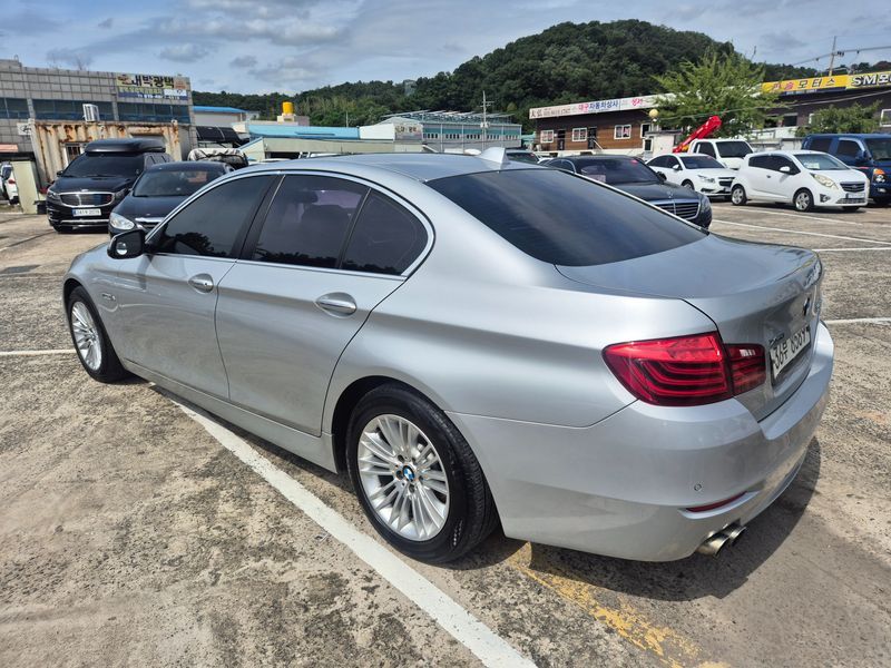 2014 BMW 5 Series 520d xDrive photo 4