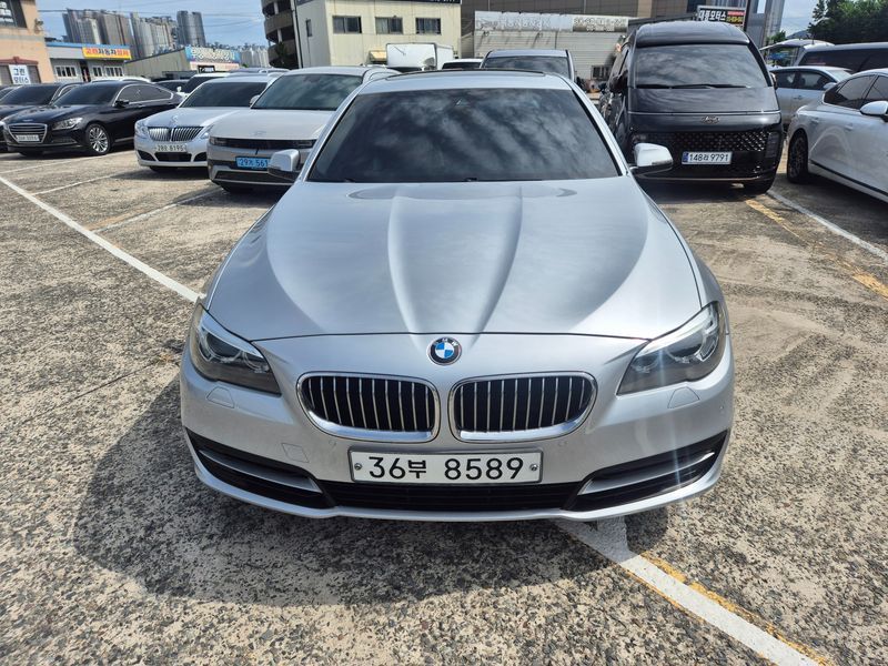 2014 BMW 5 Series 520d xDrive photo 5