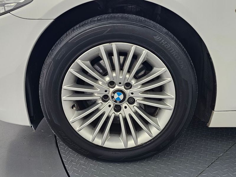 2014 BMW 5 Series 520d photo 5
