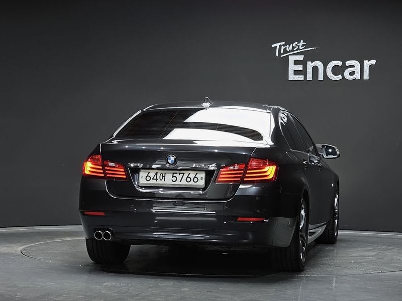 2014 BMW 5 Series 520d xDrive photo 4