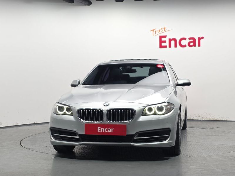 2014 BMW 5 Series 520d xDrive photo 3