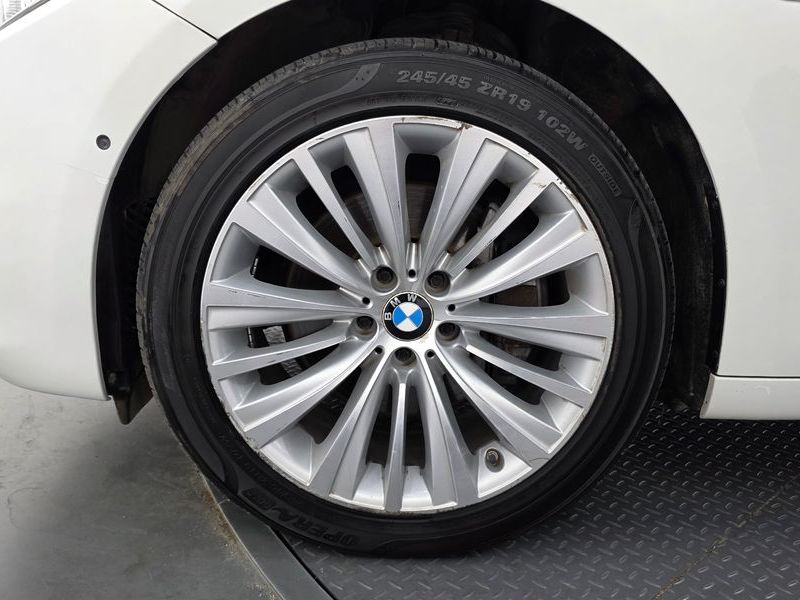 2015 BMW 5 Series GT 30d xDrive photo 5